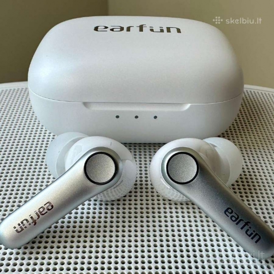 Naujos Earfun Air Pro 4 wireless earbuds 