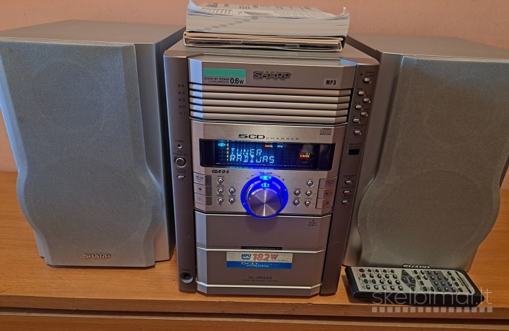 Muzikinis centras Sharp su dokumentais 