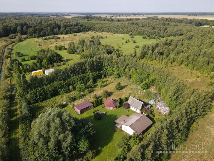 Parduodama gamtos apsuptyje kaimo sodyba su dideliu 2,9315 ha žemės sklypu