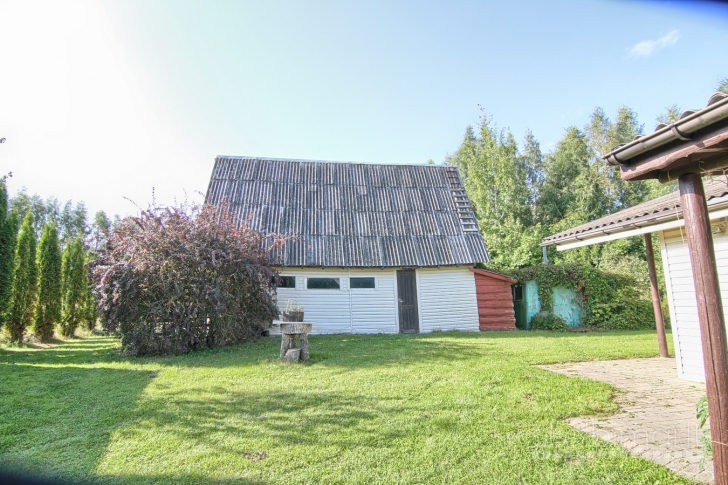 Parduodama gamtos apsuptyje kaimo sodyba su dideliu 2,9315 ha žemės sklypu