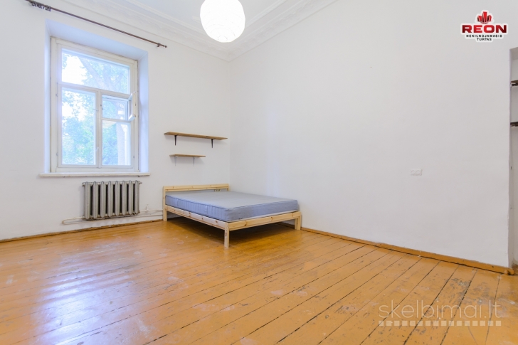 TVARKINGAS 4 KAMBARIŲ BUTAS SENAMIESTYJE!