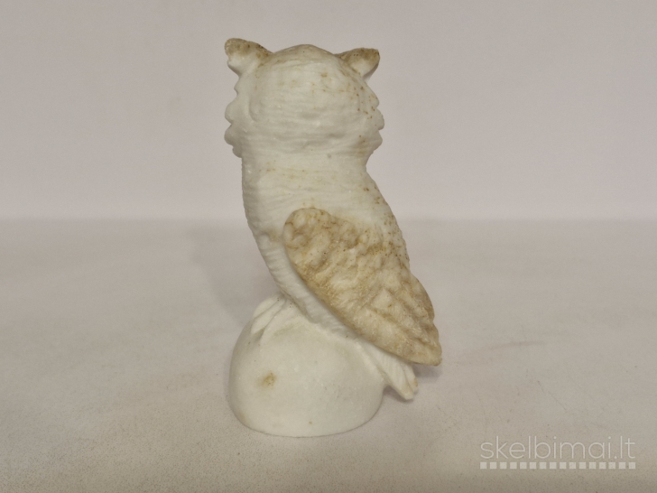 Dekoratyvinė pelėdos figūrelė apie 9cm.