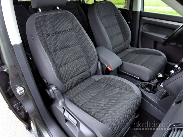 VW Touran 2012