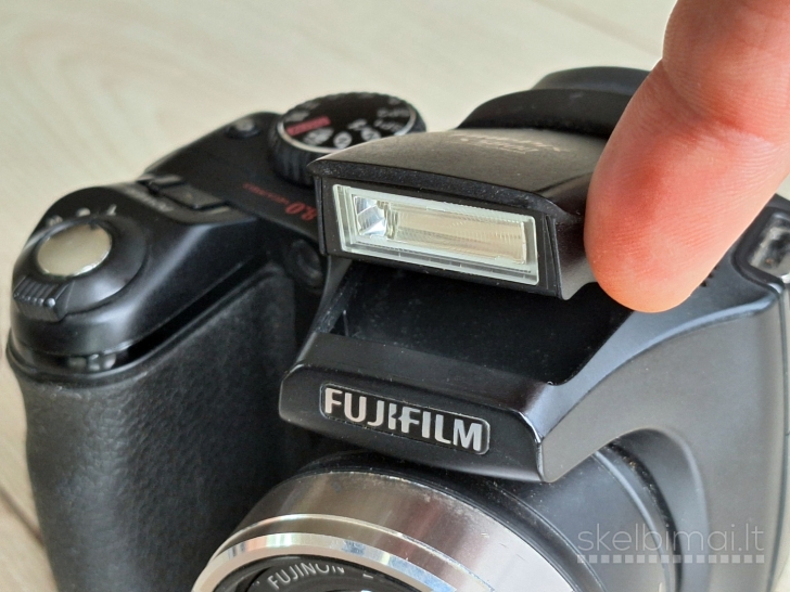 Fujifilm FinePix S5800 fotoaparatas