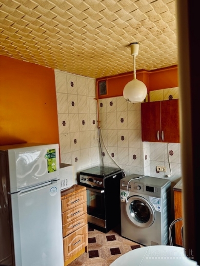 Išnuomojamas suremontuotas 1kamb.butas su baldais,nauja buitine technika