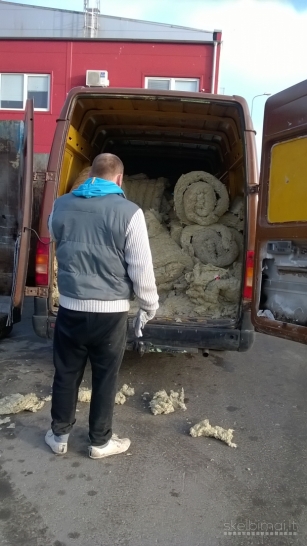 Senų baldų išvežimas perkraustymas