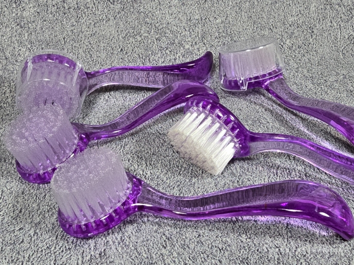 Nagų dulkių šepetėlis – manikiūrui ir pedikiūrui