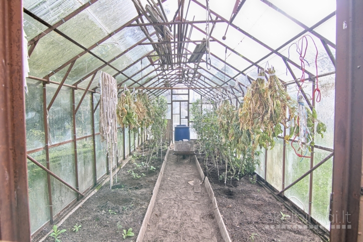 Parduodamas labai geras mūrinis sodo namelis Rėkyvoje