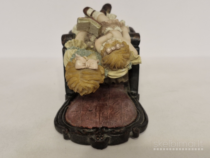 Dekoratyvinė figūrelė "Sesutės su knyga" (13cm.)