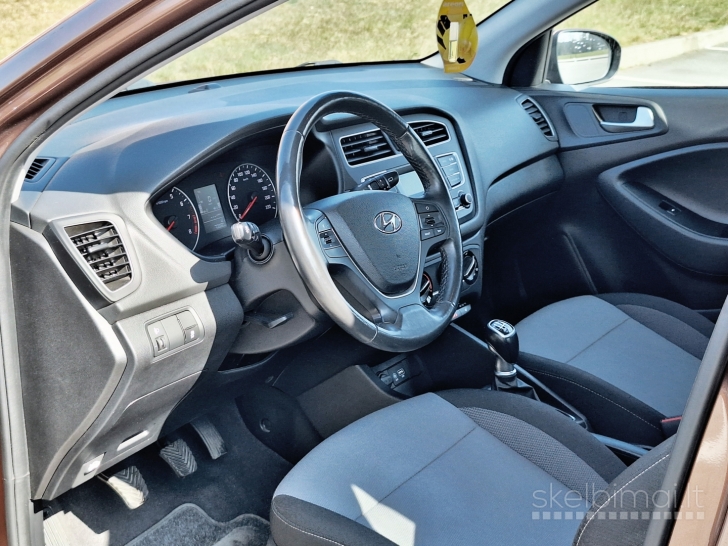 Hyundai i20 Active su garantija