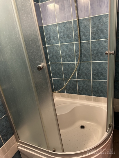 Išnuom. renovuotame name 1kamb.butas su baldais, buitine technika