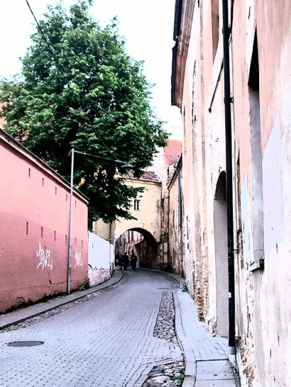 KELIONIŲ VADOVĖS PASLAUGOS