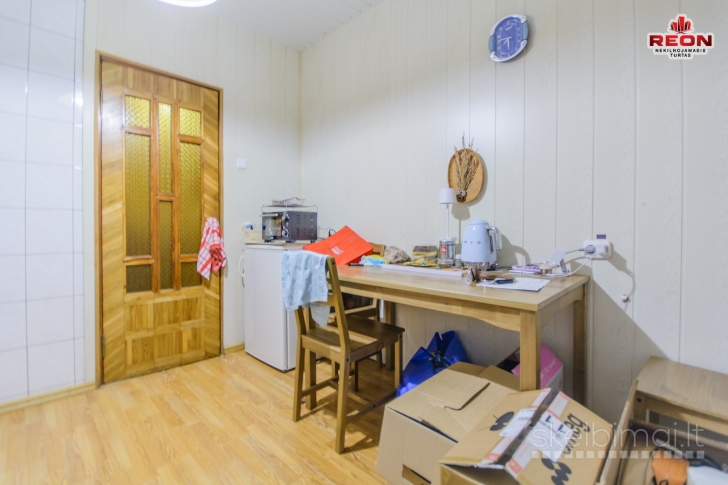 NUOMOJAMAS JAUKUS IR ŠILTAS 1 KAMBARIO 40 m² BUTAS ŠEŠKINĖJE, GELVONŲ GATV