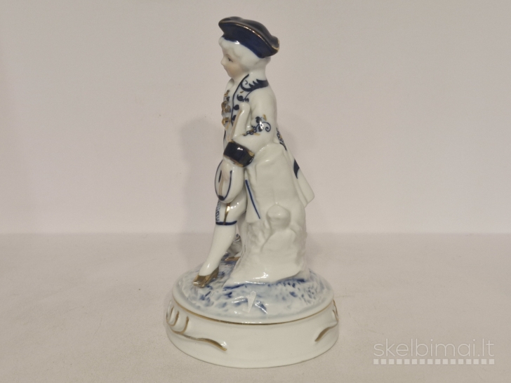 Porcelianinė figūrelė "Jaunuolis su skrybėle" ~ 18,5cm.