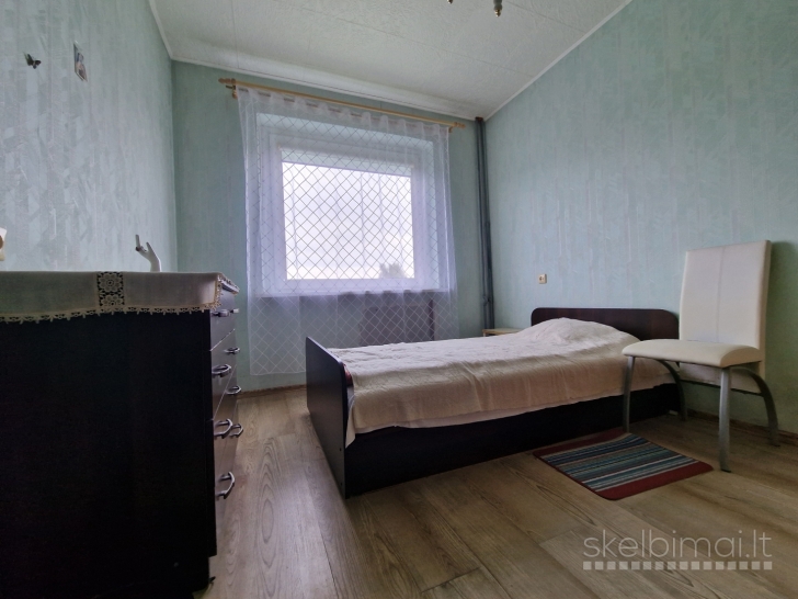 PARDUODAMAS 3 KAMBARIŲ BUTAS ŠAKIUOSE