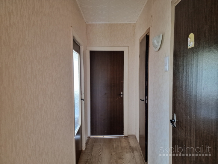 PARDUODAMAS 3 KAMBARIŲ BUTAS ŠAKIUOSE