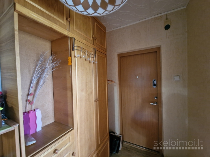 PARDUODAMAS 3 KAMBARIŲ BUTAS ŠAKIUOSE
