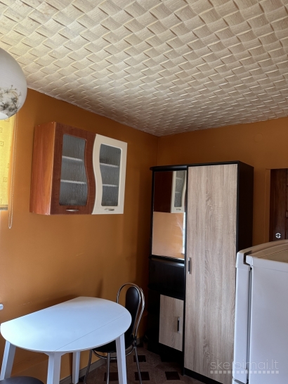 Išnuom. pigiai išlaikomas 1k. butas renovuotame name