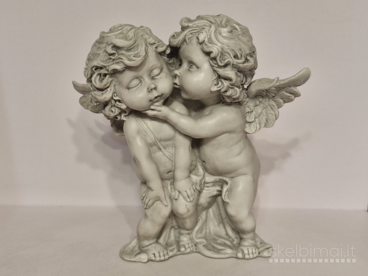 Du angeliukai (cherubinai) bučinio pozoje, dekoratyvinė figūra, 21,5cm