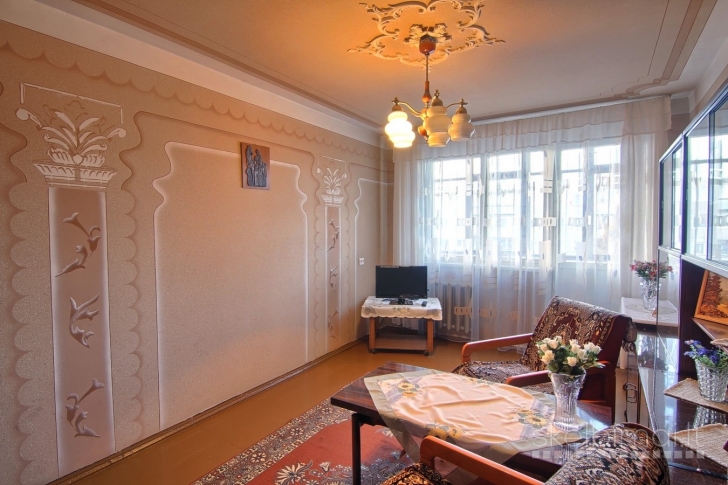 Parduodamas pigiai tvarkingas 3-jų kambarių butas