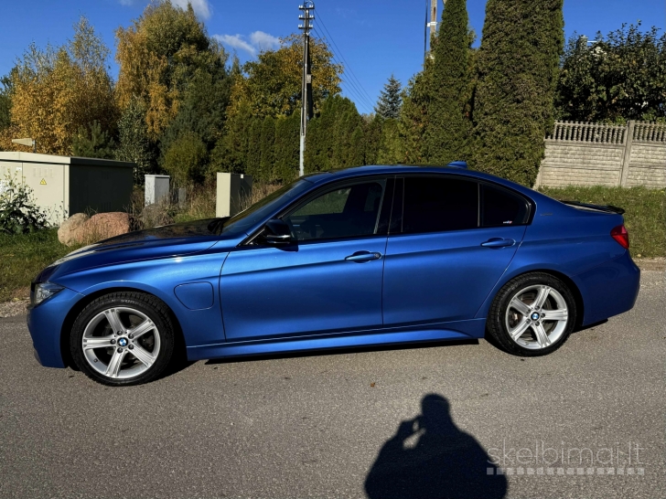 BMW 330e F30