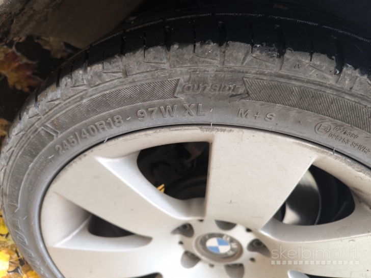 BMW e61 R18 ratlankiai su padangom