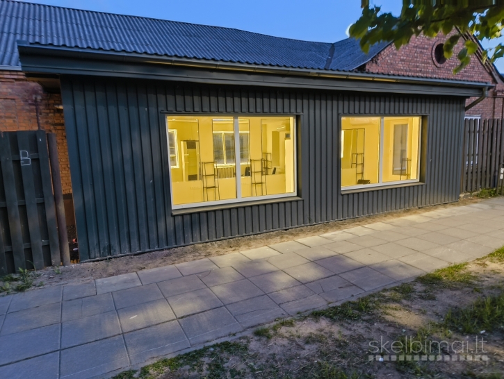 Reikalinga manikiúrininké-pedikiúrininkė