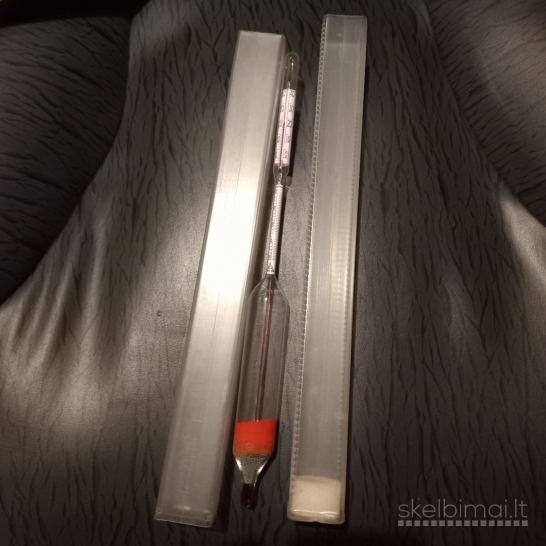 Areometras su termometru