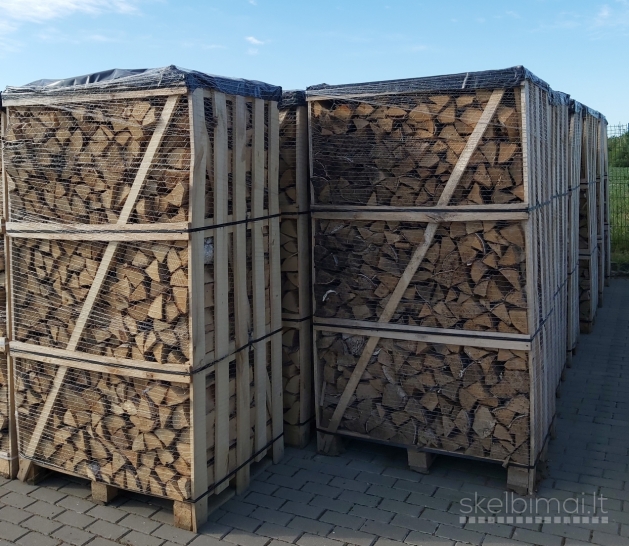 Sausos malkos Klaipėdoje ir maišeliais