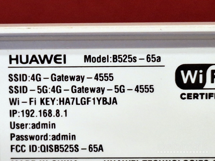 4G+ LTE modemas Huawei B525s-65a su maitinimo blokeliu