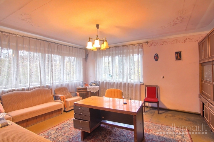 Parduodamas labai pigiai mūrinis namas