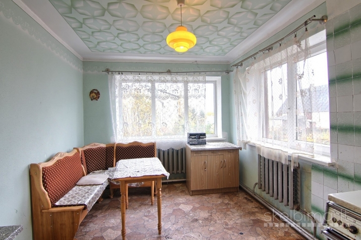 Parduodamas labai pigiai mūrinis namas