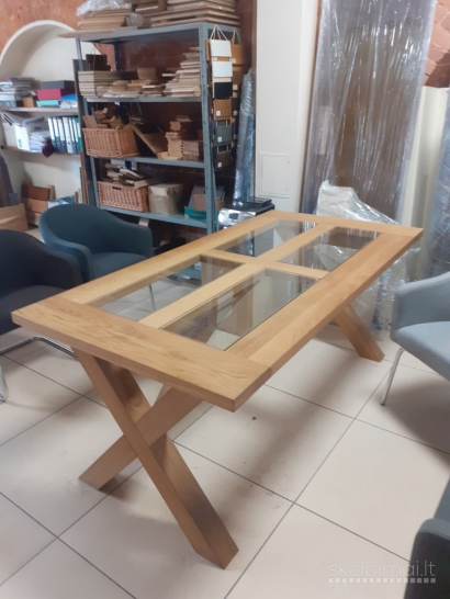 Parduodamas ąžuolinis stalas