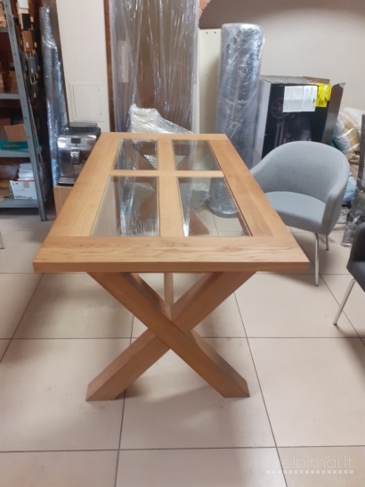 Parduodamas ąžuolinis stalas