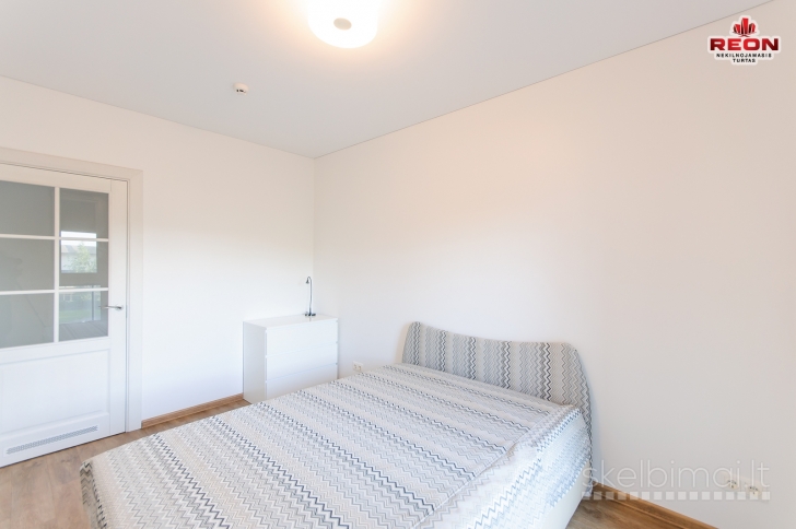 NAUJAI ĮRENGTAS 2K. BUTAS NAUJAMIESTYJE SU AUTOMOBILIO STOVĖJIMO VIETA!