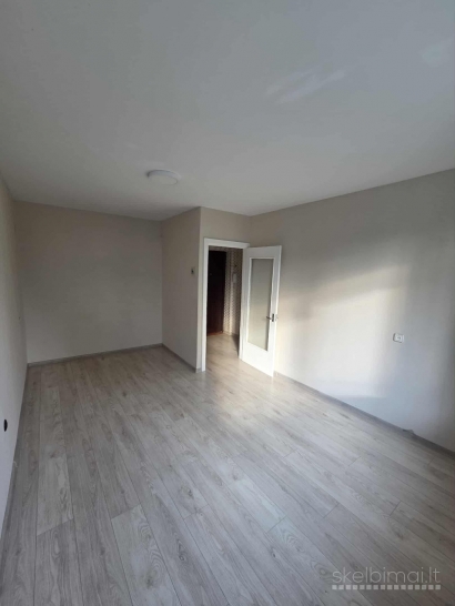 Parduodamas 25,7 kv.m. 1 kambario butas Debreceno g. 8