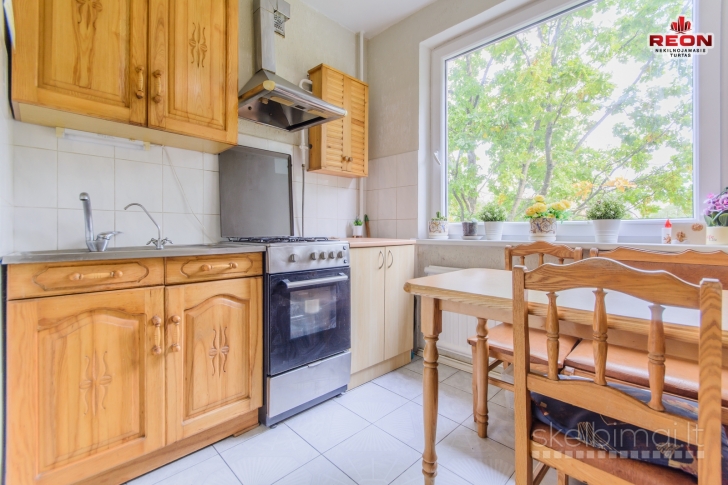 TVARKINGAS 2 KAMBARIŲ BUTAS KAROLINIŠKĖSE!