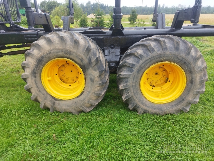 Parduodu varomą miško priekabą 