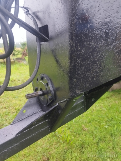 Parduodu varomą miško priekabą 