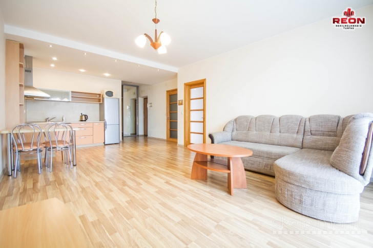 NUOMOJAMAS 2 KAMBARIŲ BUTAS FABIJONIŠKĖSE!