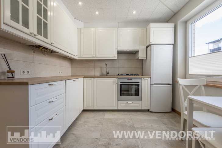 IŠNUOMOJAMAS BUTAS ŽEMUTINIUOSE KANIŪKUOSE, PAKALNĖS G. 11