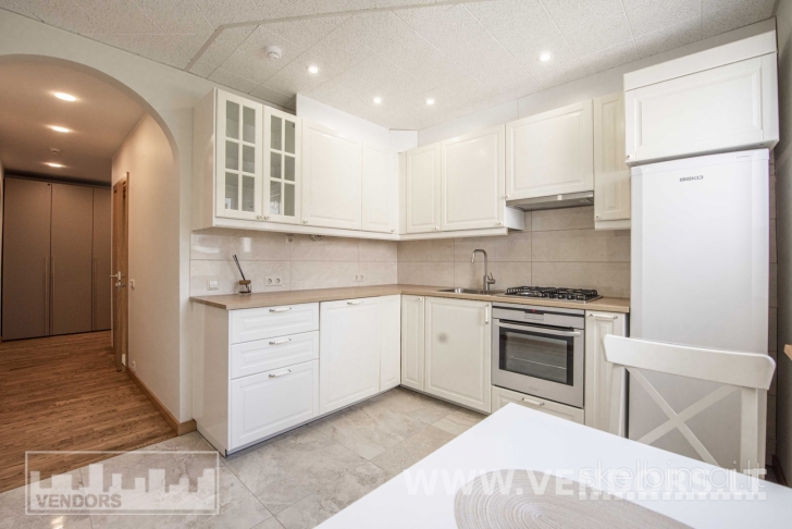 IŠNUOMOJAMAS BUTAS ŽEMUTINIUOSE KANIŪKUOSE, PAKALNĖS G. 11