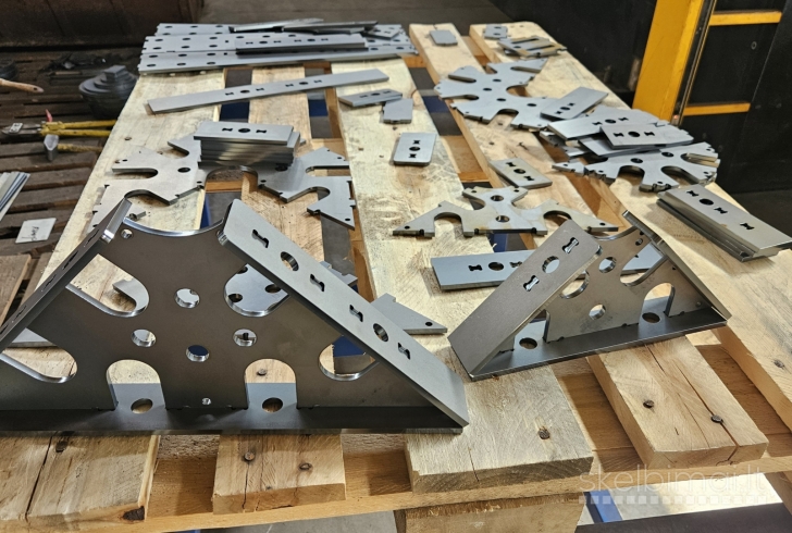 Metalo pjovimas lazeriu