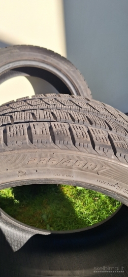 235/45 R17