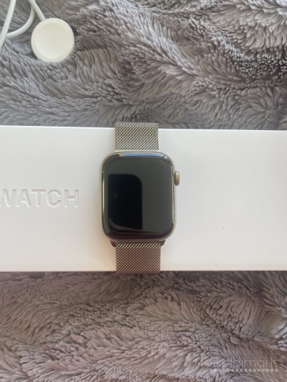 Apple Watch Series 8 Gold