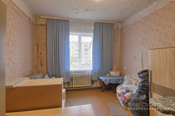 Parduodamas labai pigiai 2-jų kambarių butas