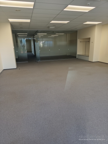 Išnuomojamos įvairios pilnai paruoštos patalpos centre Naujoji Uosto g. Klaipėda