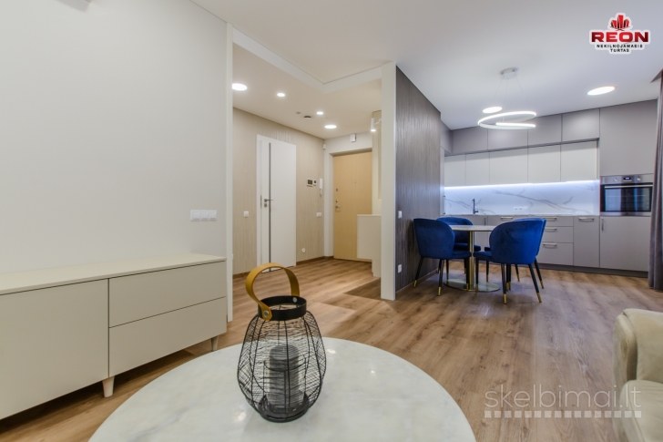 IŠNUOMOJAMAS JAUKUS 2 KAMBARIŲ BUTAS SU DIDELE TERASA!