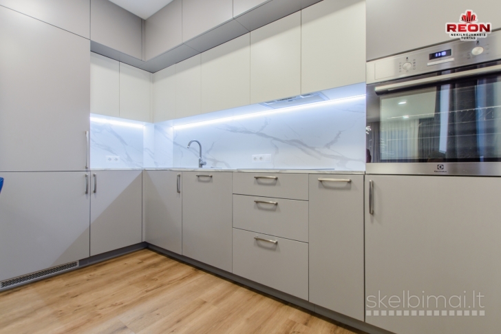 IŠNUOMOJAMAS JAUKUS 2 KAMBARIŲ BUTAS SU DIDELE TERASA!