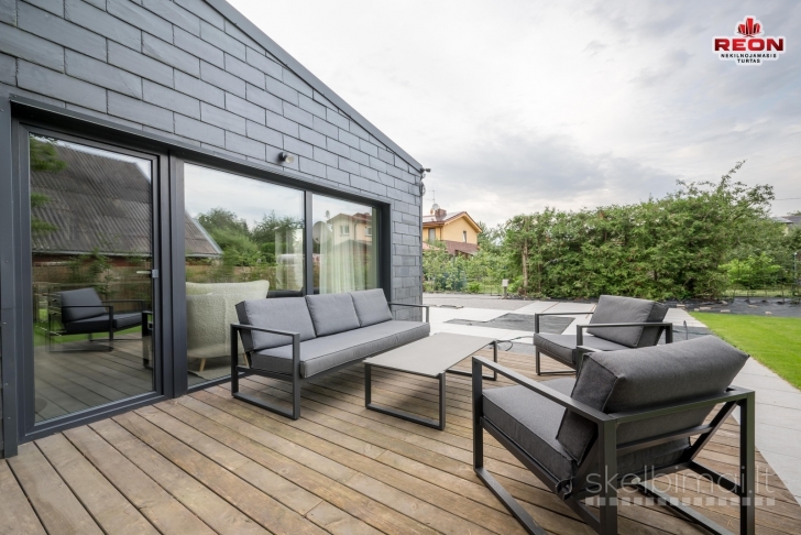 ............................